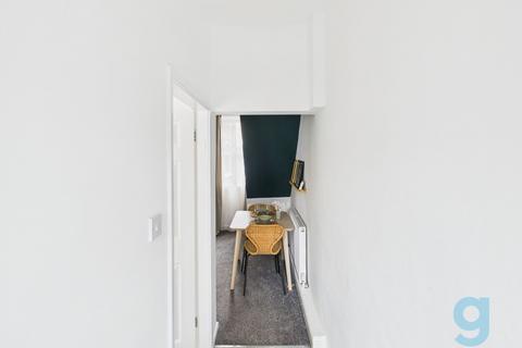 3 bedroom terraced house to rent, Renfrew Street, Liverpool, L7