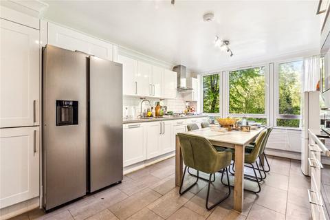 4 bedroom flat to rent, Hyde Park Gate, London, SW7