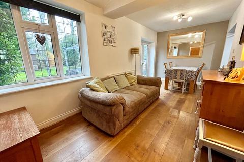 4 bedroom semi-detached house for sale, Birchwood Avenue, Utley, Keighley, BD20