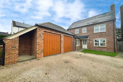 4 bedroom detached house for sale, Woodville Road, Swadlincote DE11