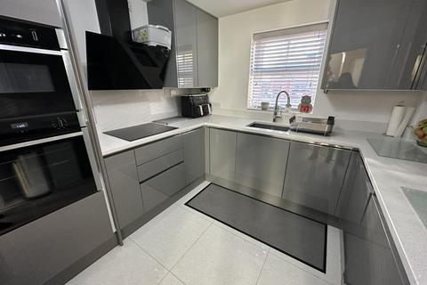 4 bedroom detached house for sale, Victoria Drive, Swadlincote DE11