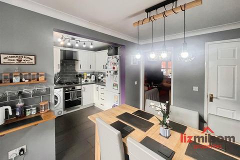 3 bedroom semi-detached house for sale, Blueberry Way, Swadlincote DE11