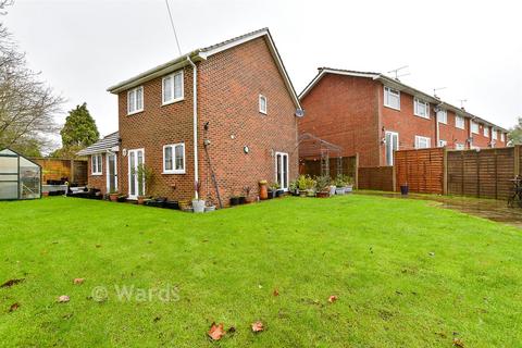 3 bedroom detached house for sale, Rushford Close, Headcorn, Kent