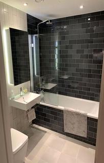 2 bedroom apartment to rent, Admiralty Avenue, London, E16