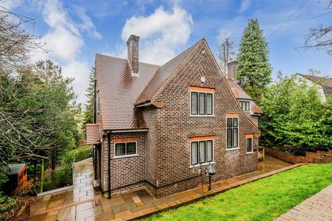4 bedroom detached house for sale - The Chase, Kingswood