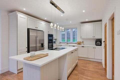 4 bedroom detached house for sale, The Chase, Kingswood