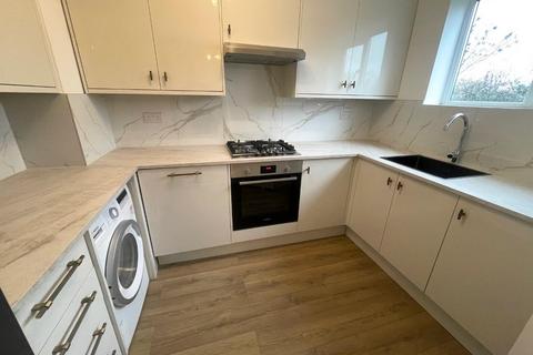 2 bedroom flat to rent, Rowlands Close, Mill Hill, NW7