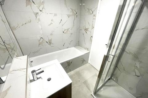 2 bedroom flat to rent, Rowlands Close, Mill Hill, NW7
