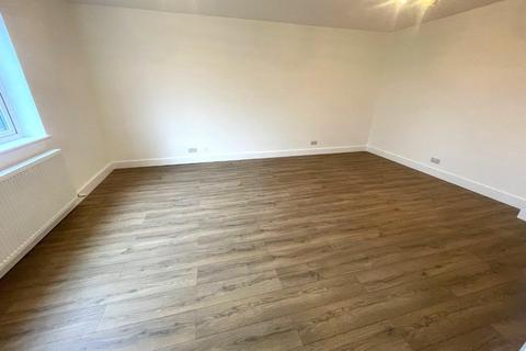 2 bedroom flat to rent, Rowlands Close, Mill Hill, NW7