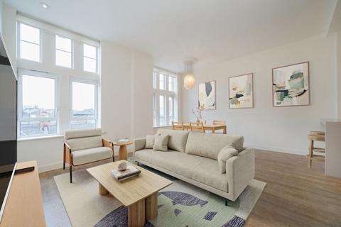 2 bedroom flat for sale, Glengall Road, London NW6
