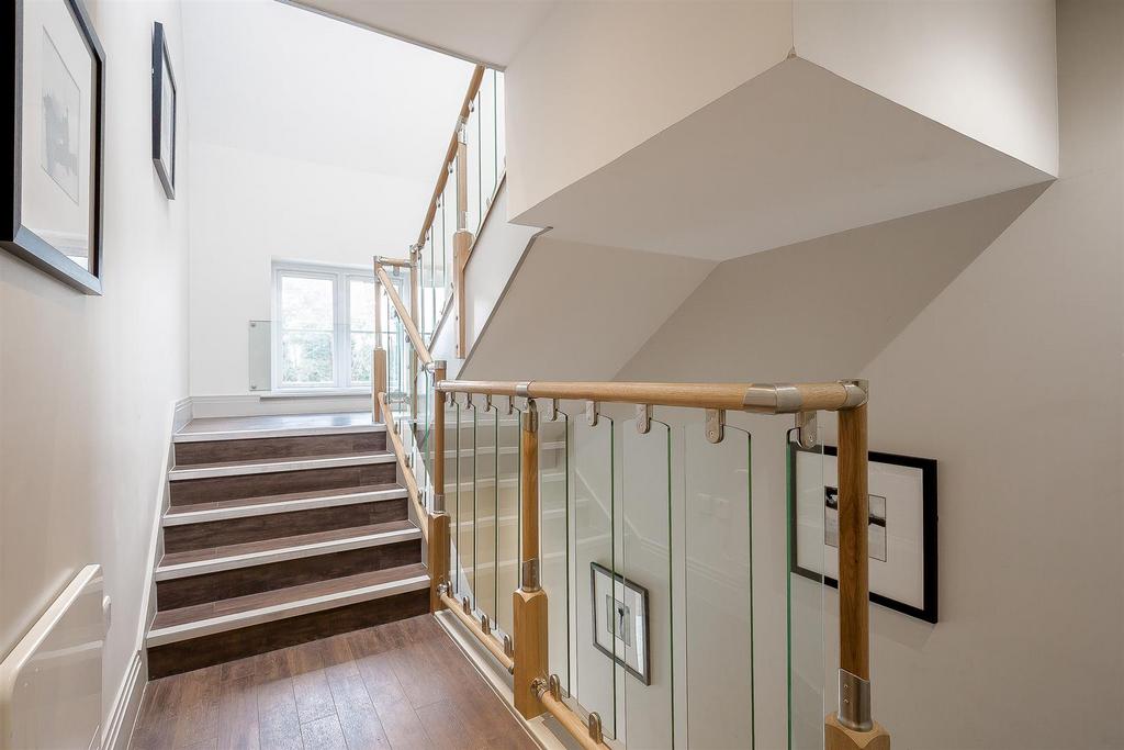 Flat-derby-house-banstead-112.jpg