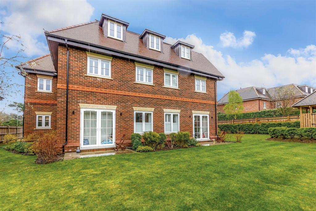 Flat-derby-house-banstead-117.jpg