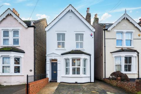 3 bedroom detached house for sale - Clarence Crescent, Sidcup DA14