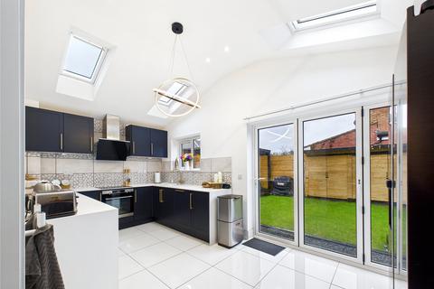 3 bedroom semi-detached house for sale, Alan Way, Colchester, Essex, CO3