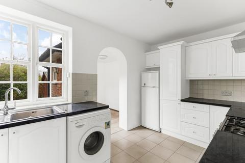 2 bedroom terraced house to rent, Childs Way, Hampstead Garden Suburb, NW11