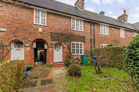2 bedroom terraced house to rent, Childs Way, Hampstead Garden Suburb, NW11