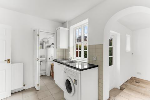 2 bedroom terraced house to rent, Childs Way, Hampstead Garden Suburb, NW11