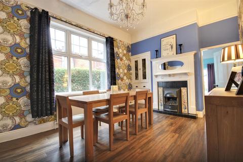 4 bedroom semi-detached house for sale, Cranleigh, Anlaby Road, Hull
