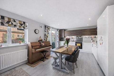 4 bedroom detached house for sale, Great Oldbury Drive, Stonehouse GL10