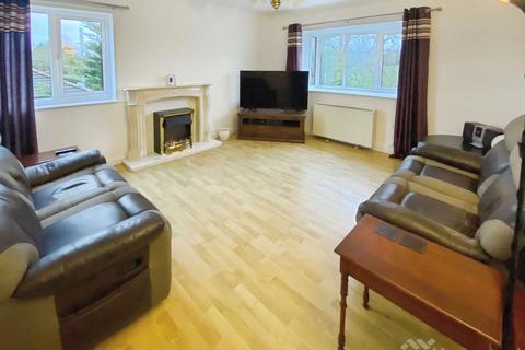 2 bedroom flat for sale, Darley Drive, West Derby, Liverpool, L12