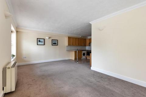 2 bedroom flat for sale, Woodmill Court,  London Road,  Ascot,  SL5