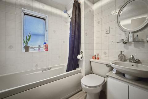 1 bedroom terraced house to rent, Boltons Lane, Harlington, UB3