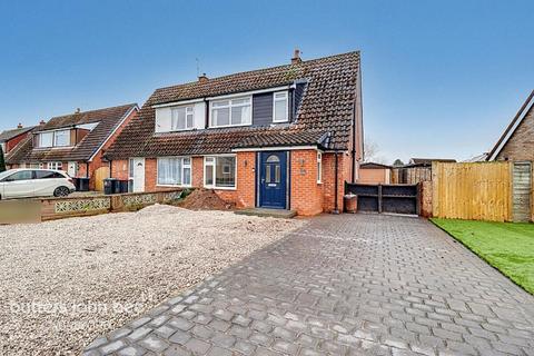 3 bedroom semi-detached house for sale, Derwent Avenue, Winsford