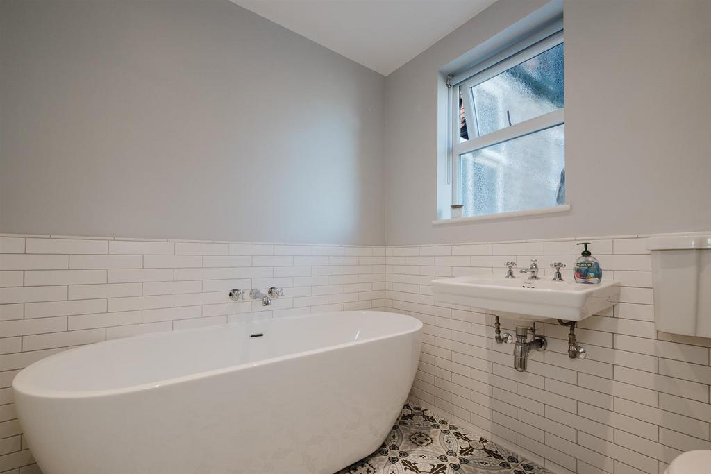 Bathroom Aspect 3