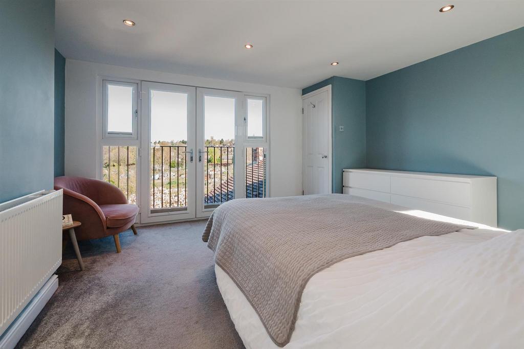 Principal Bedroom 4 Aspect 3