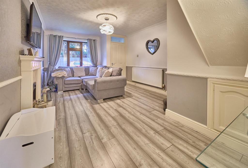 Lounge to Front