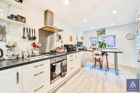 3 bedroom bungalow for sale, Highfield Court, Northamptonshire NN13