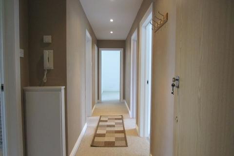 3 bedroom flat to rent, Woodlawn Court, Whalley Range, Manchester, M16
