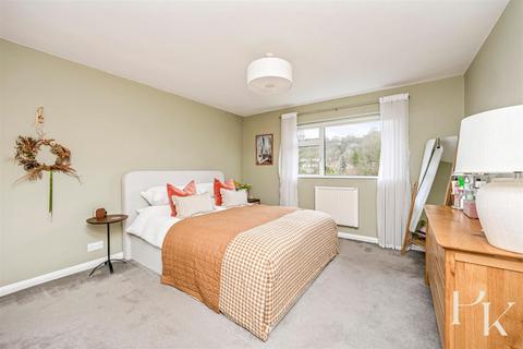 2 bedroom flat for sale, Cliveden Close, Brighton BN1