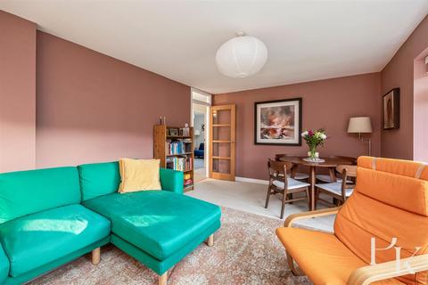 2 bedroom flat for sale, Cliveden Close, Brighton BN1