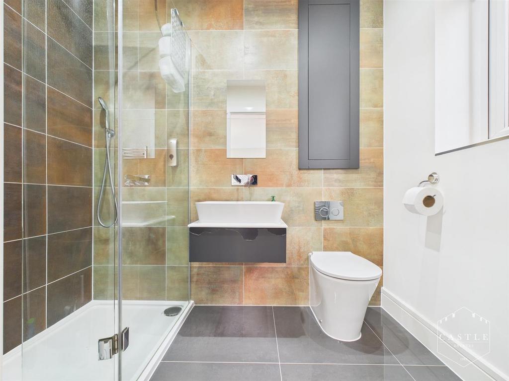Ensuite shower room