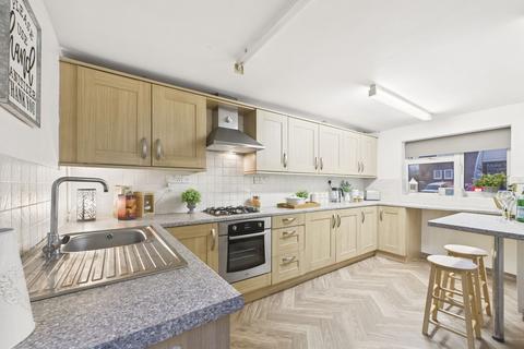 2 bedroom terraced house for sale, Chestnut Road, Bromsgrove, B61