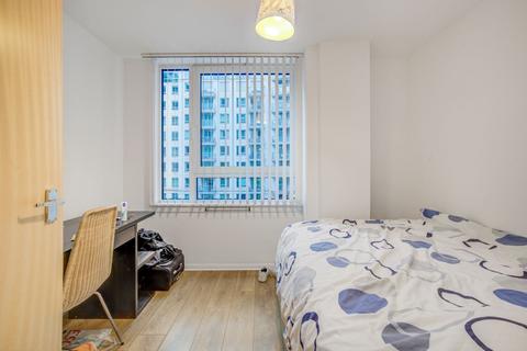 2 bedroom flat to rent, St. George Wharf, London, SW8