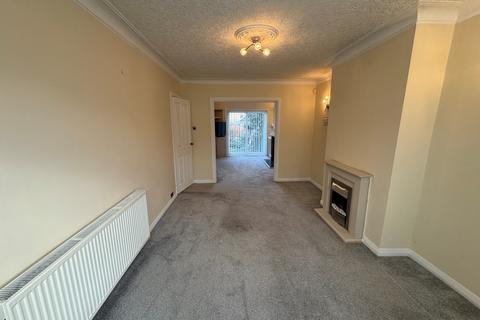 3 bedroom semi-detached house to rent, 11 Woodview ,Bingley, BD16 1RH