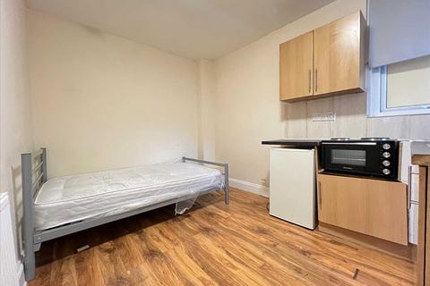 undefined, Hanger Lane, Ealing