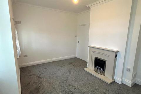 2 bedroom semi-detached house to rent, Linden Road, Birmingham B30