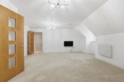 2 bedroom apartment for sale, Langton House, Westhall Road, Warlingham, CR6 9HF