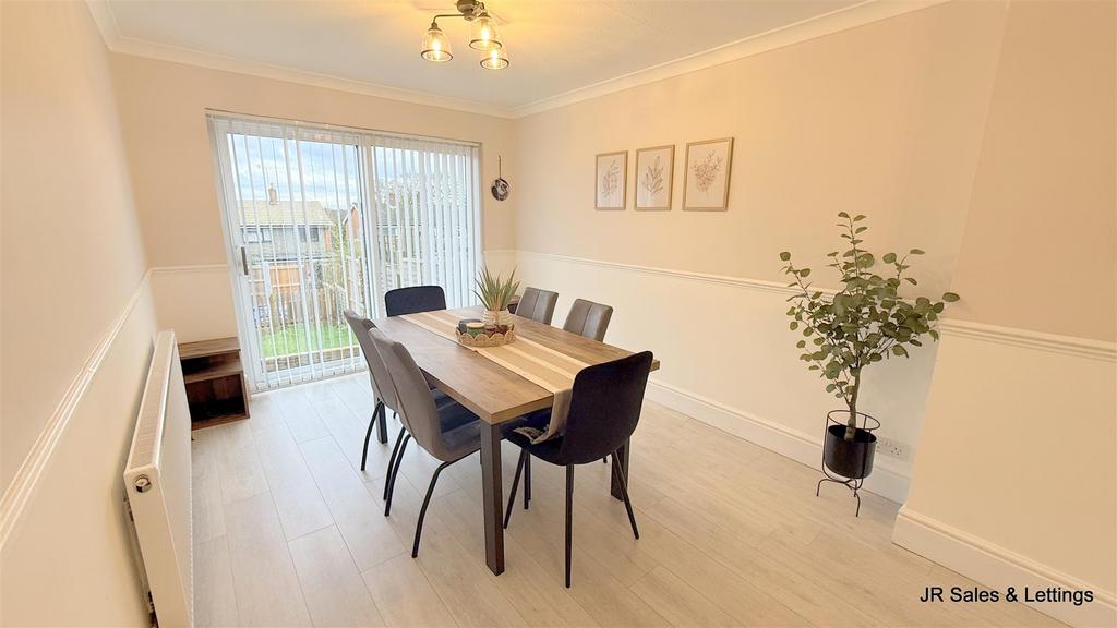 Lounge/Dining Room