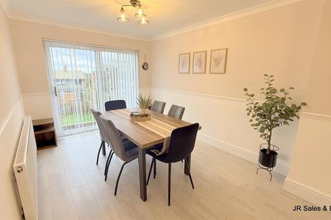 3 bedroom semi-detached house for sale, Colesdale, Cuffley