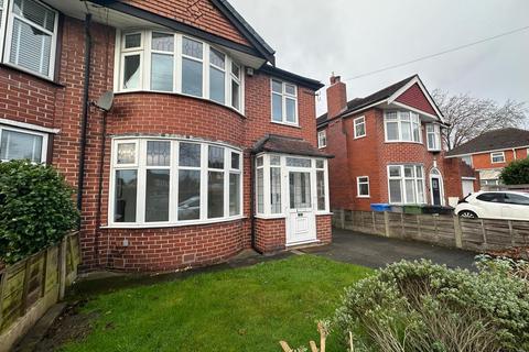 3 bedroom semi-detached house to rent - Sherborne Road, Urmston, M41