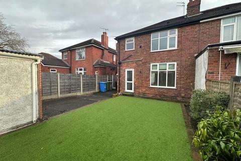 3 bedroom semi-detached house to rent, Sherborne Road, Urmston, M41