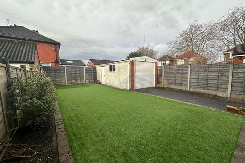 3 bedroom semi-detached house to rent, Sherborne Road, Urmston, M41