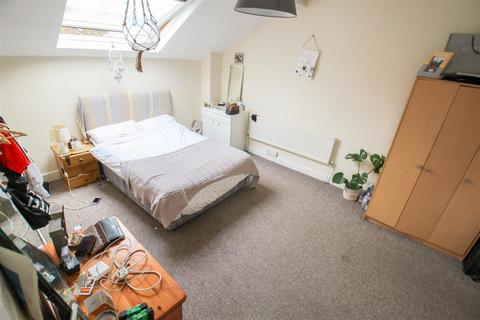 2 bedroom apartment to rent, Otley Road, Headingley, Leeds, LS6 2AD