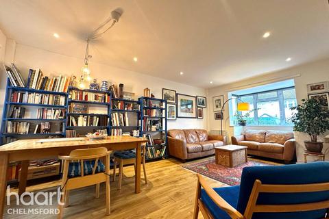 3 bedroom end of terrace house to rent, Rothbury Road, Chelmsford