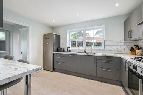 4 bedroom detached house for sale, Chestnut Lane, Ashford TN23