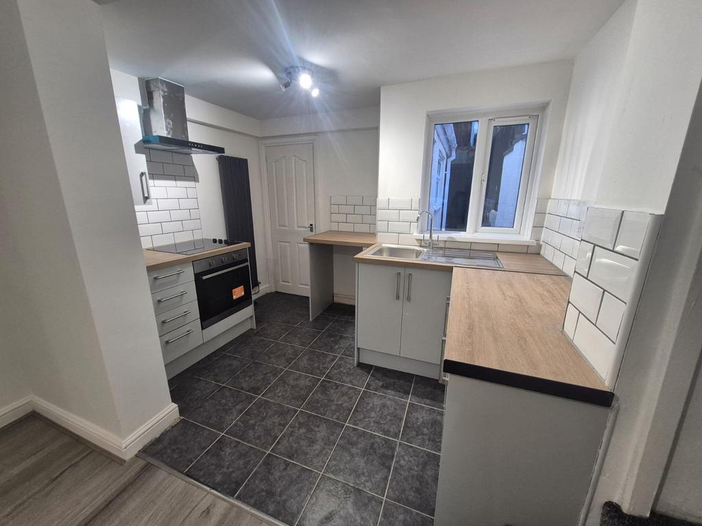 Kitchen (2)